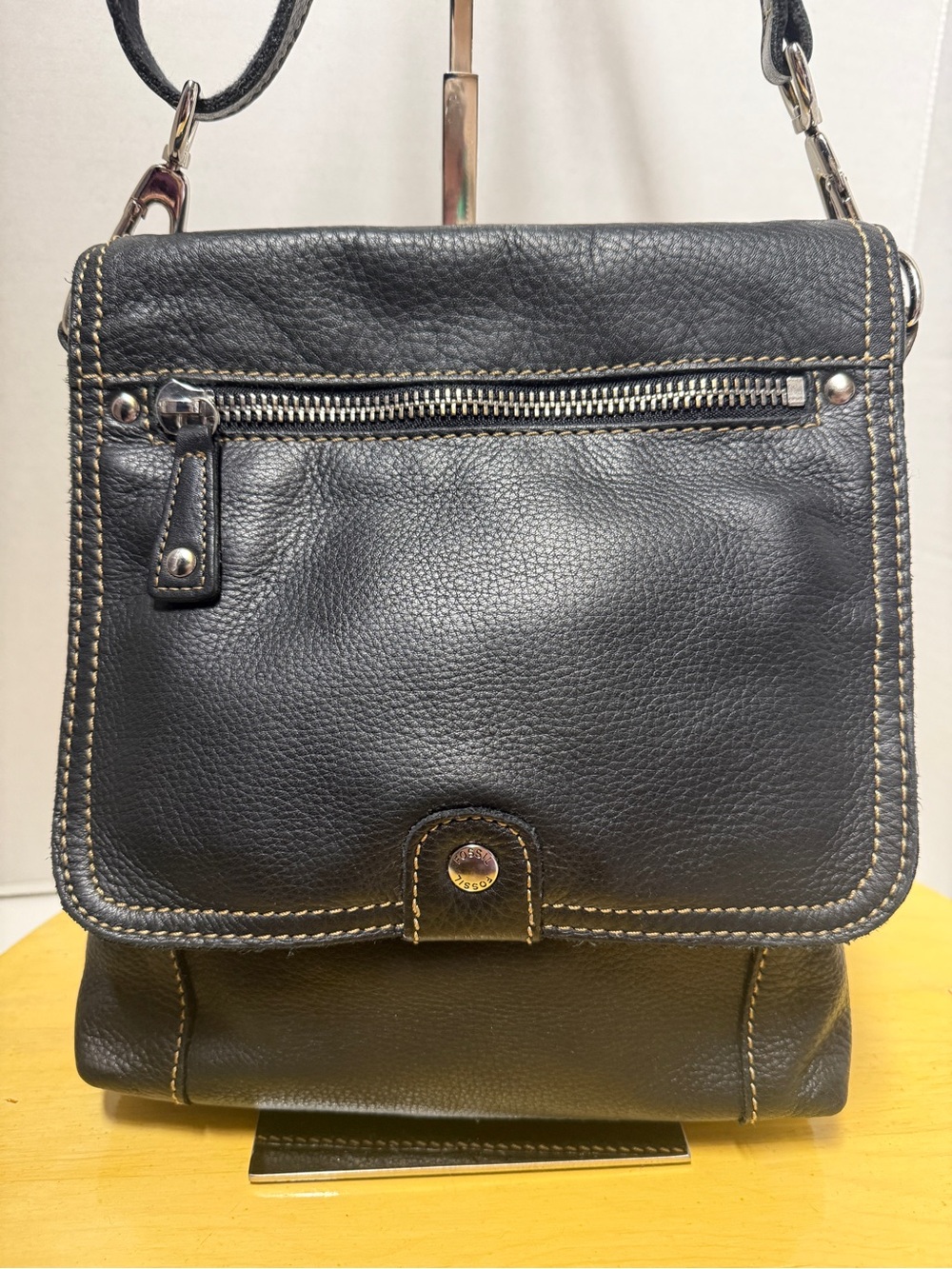 Fossil Black Pebbled Leather Crossbody Bag Flap Messenger Shoulder Purse